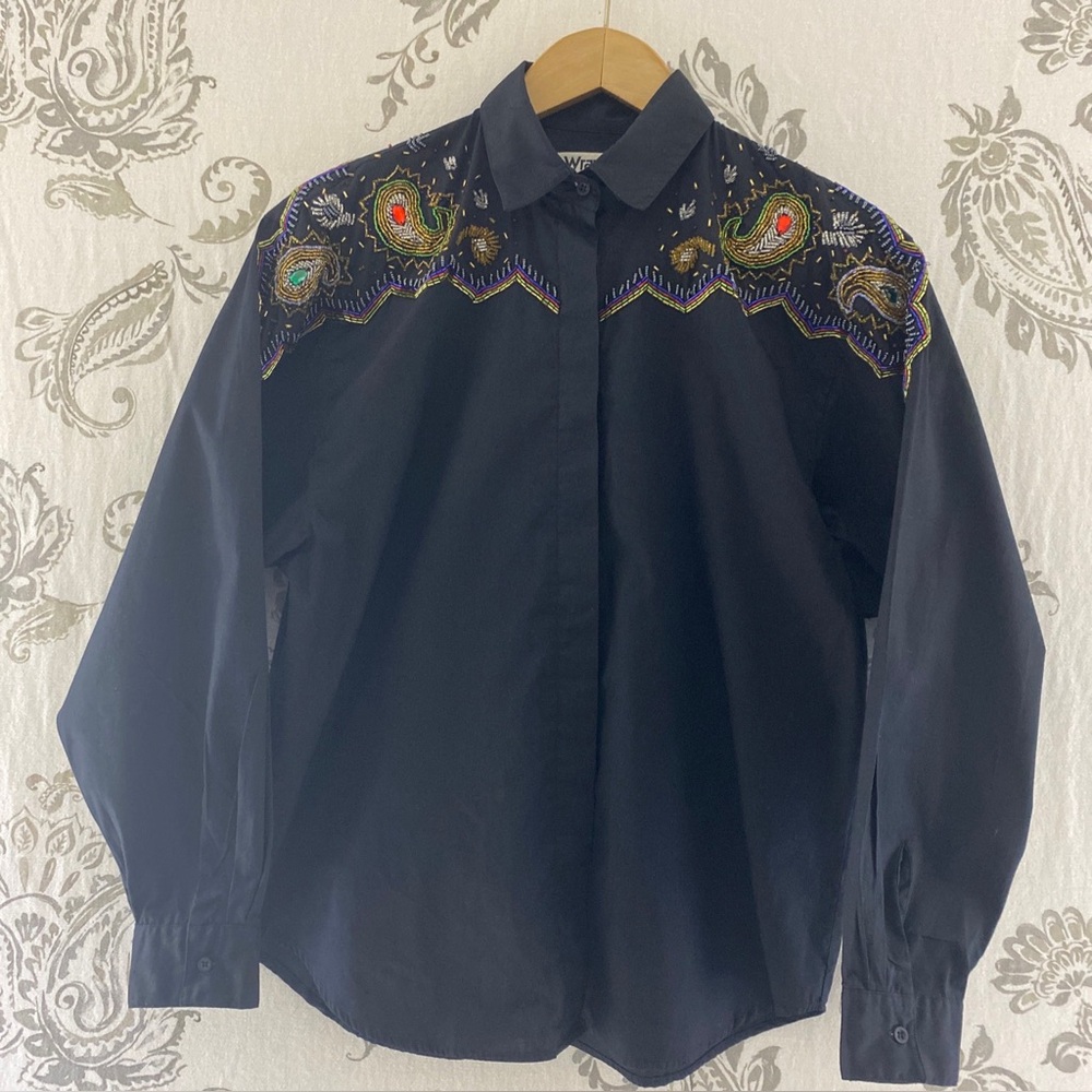 VTG Wrangler Western Apparel
Beaded Rodeo Shirt Button Up
Cowgirl. XL